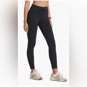 Vuori Daily High-Rise Leggings in Ink - S